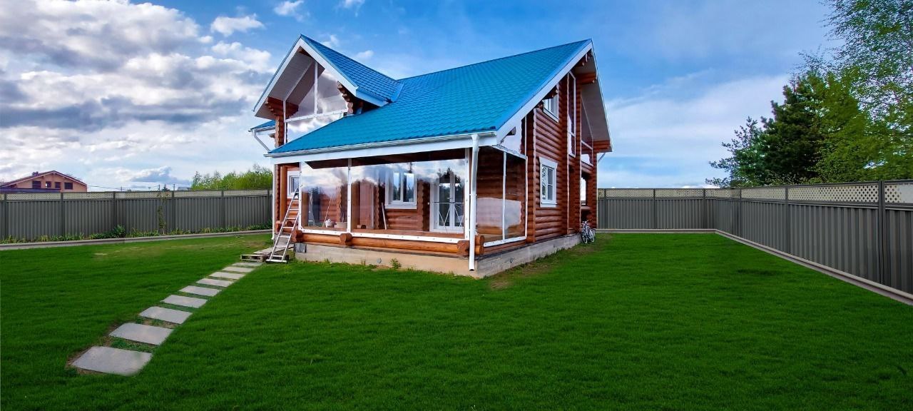 Мягкие окна на веранде загородного дома в Верхнем Ландехе